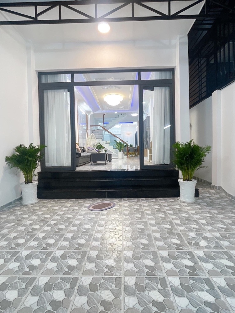 Mua Bán Nhà phố Đường Huỳnh Tấn Phát 105m2 Giá 6,25 tỷ VND