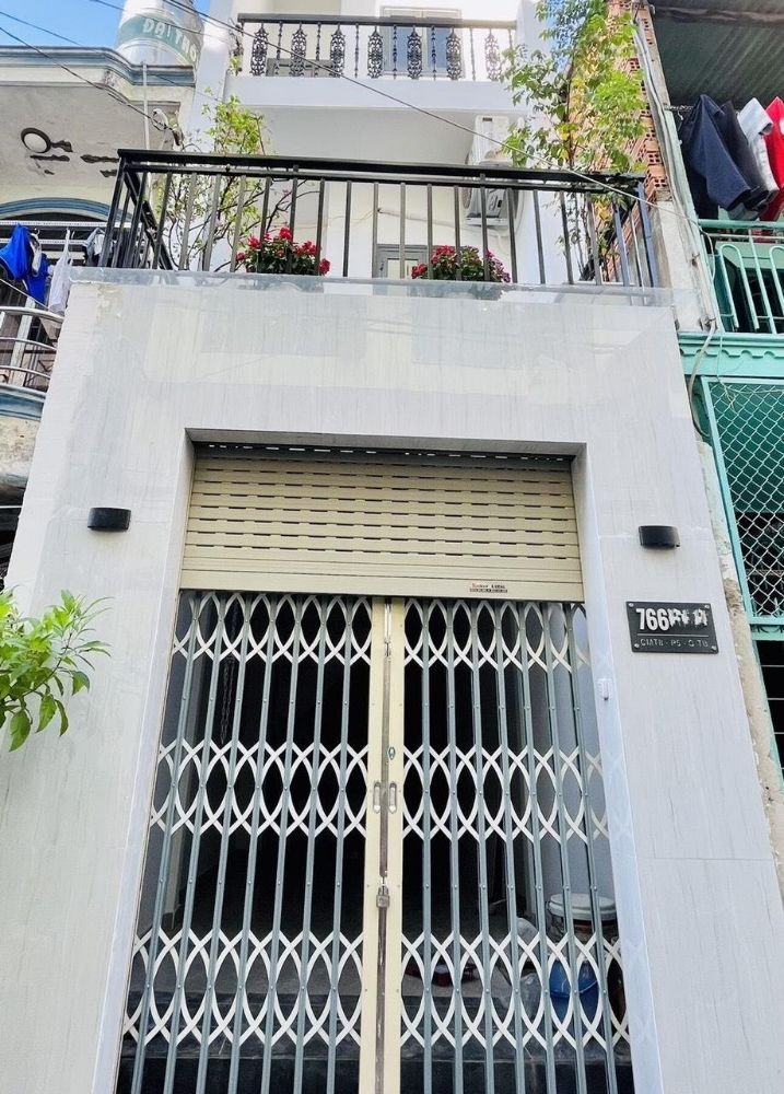 Mua Bán Nhà riêng Đường Cách Mạng Tháng 8 45m2 Giá 6 tỷ VND