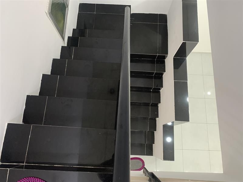 Mua Bán Nhà riêng Đường Hoàng Quốc Việt 43m2 Giá 3,85 tỷ VND