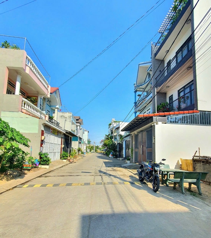 Mua Bán Đất nền Đường Lã Xuân Oai 103.4m2 Giá 5,6 tỷ VND