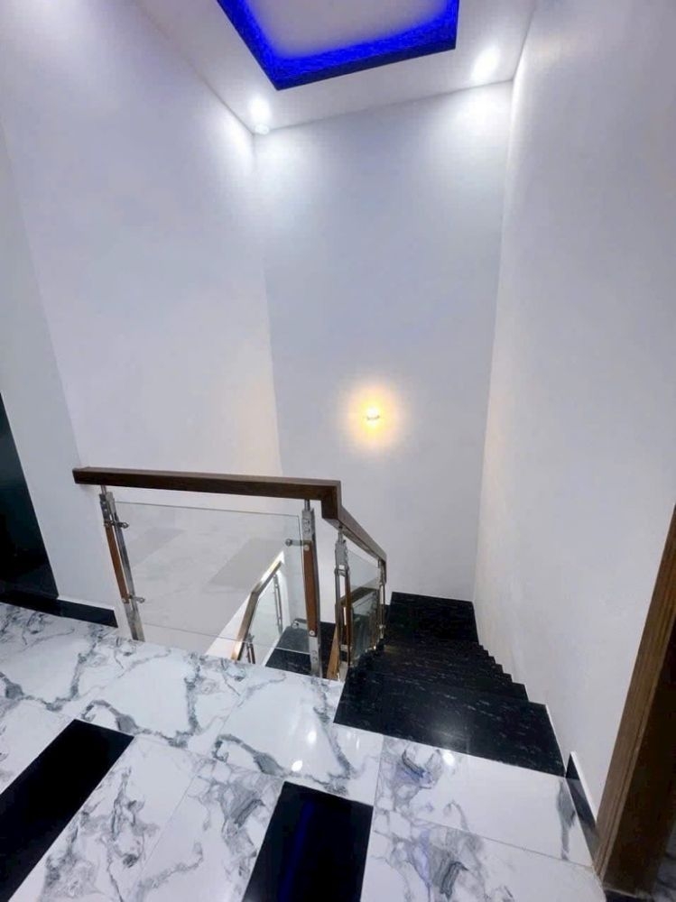 NHÀ PHỐ 3 TẦNG HÀNG XÓM PHÚ MỸ HƯNG P. PHÚ THUẬN QUẬN 7 43M2 CHỈ 5 TỶ - SÁT HXH