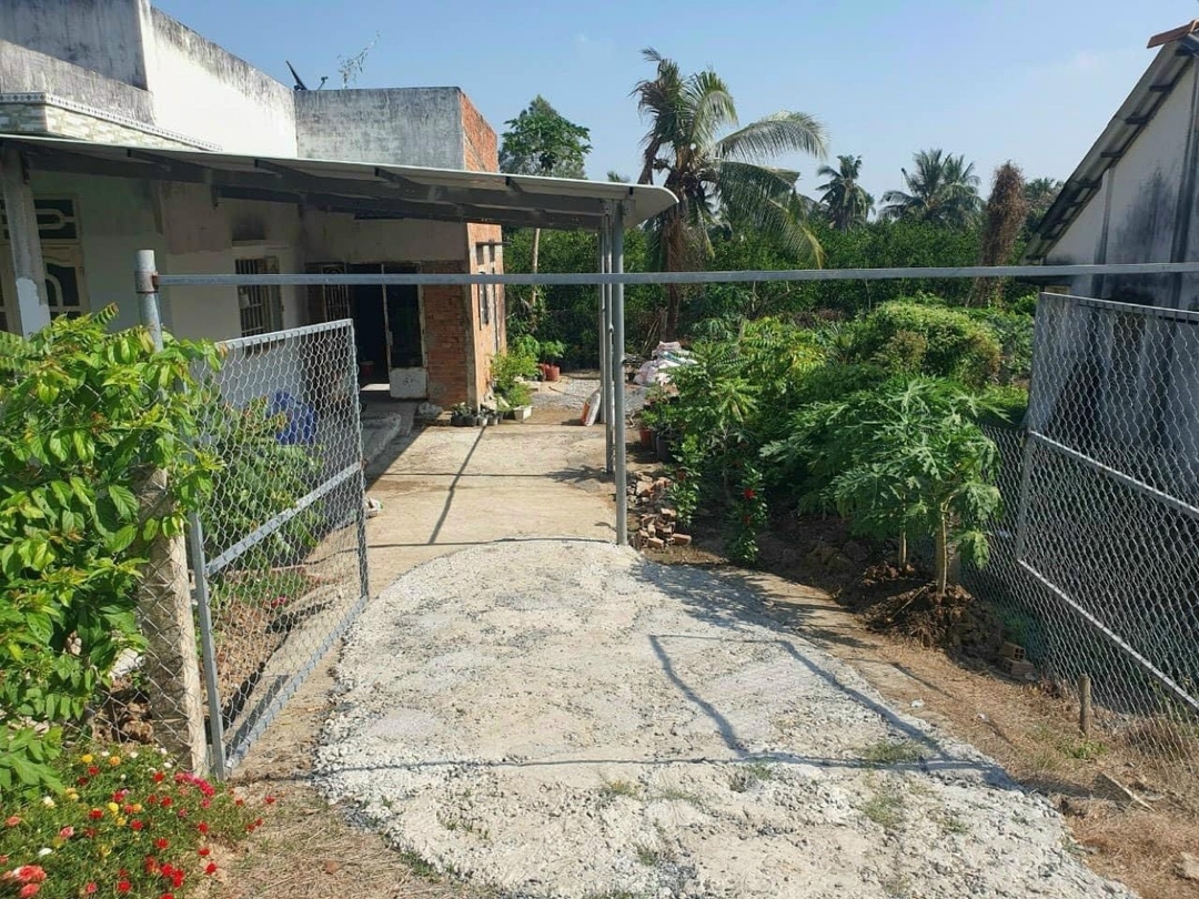 Mua Bán Nhà riêng Huyện Bến Lức 341m2 Giá 1,57 tỷ VND