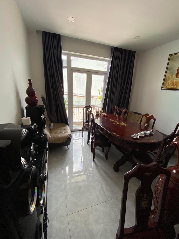 Bán nhà 4 lầu 5x16, 4 phòng ngủ sát mặt tiền Hưng Nhơn, Bình Chánh.