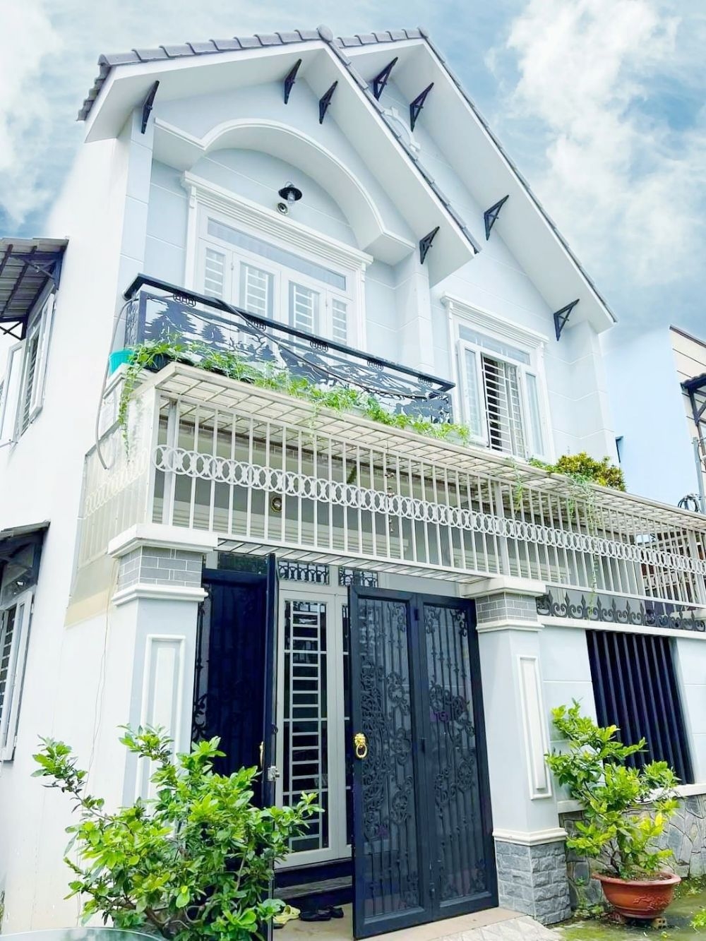 Mua Bán Nhà biệt thự, liền kề Quận 2 (Thành phố Thủ Đức) 104m2 Giá 8 tỷ VND