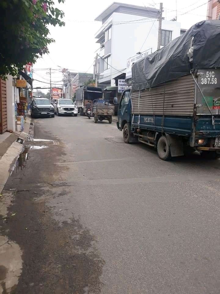 Mua Bán Nhà phố Đường Nguyễn Hoàng 630m2 Giá 9,2 tỷ VND